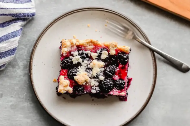 Blackberry Pie Bars